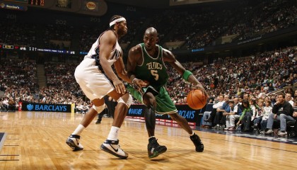 kaiyun网站-尤文图斯防线表现稳健，尤文图斯战术