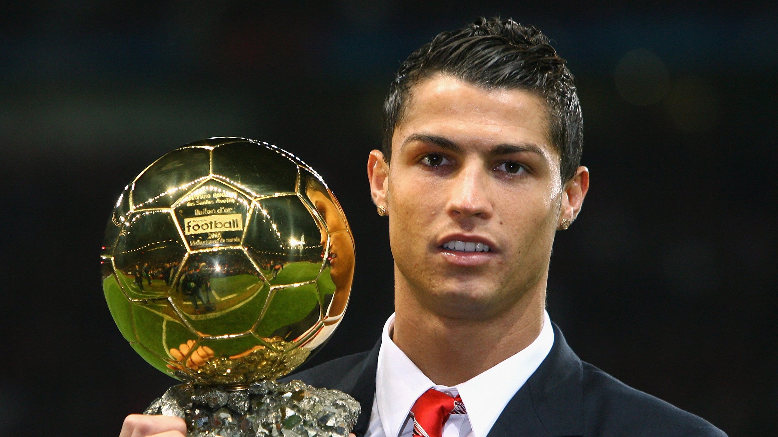 中超联赛是否应限制外援数量以扶持本土，中超联赛允许几个外援上场