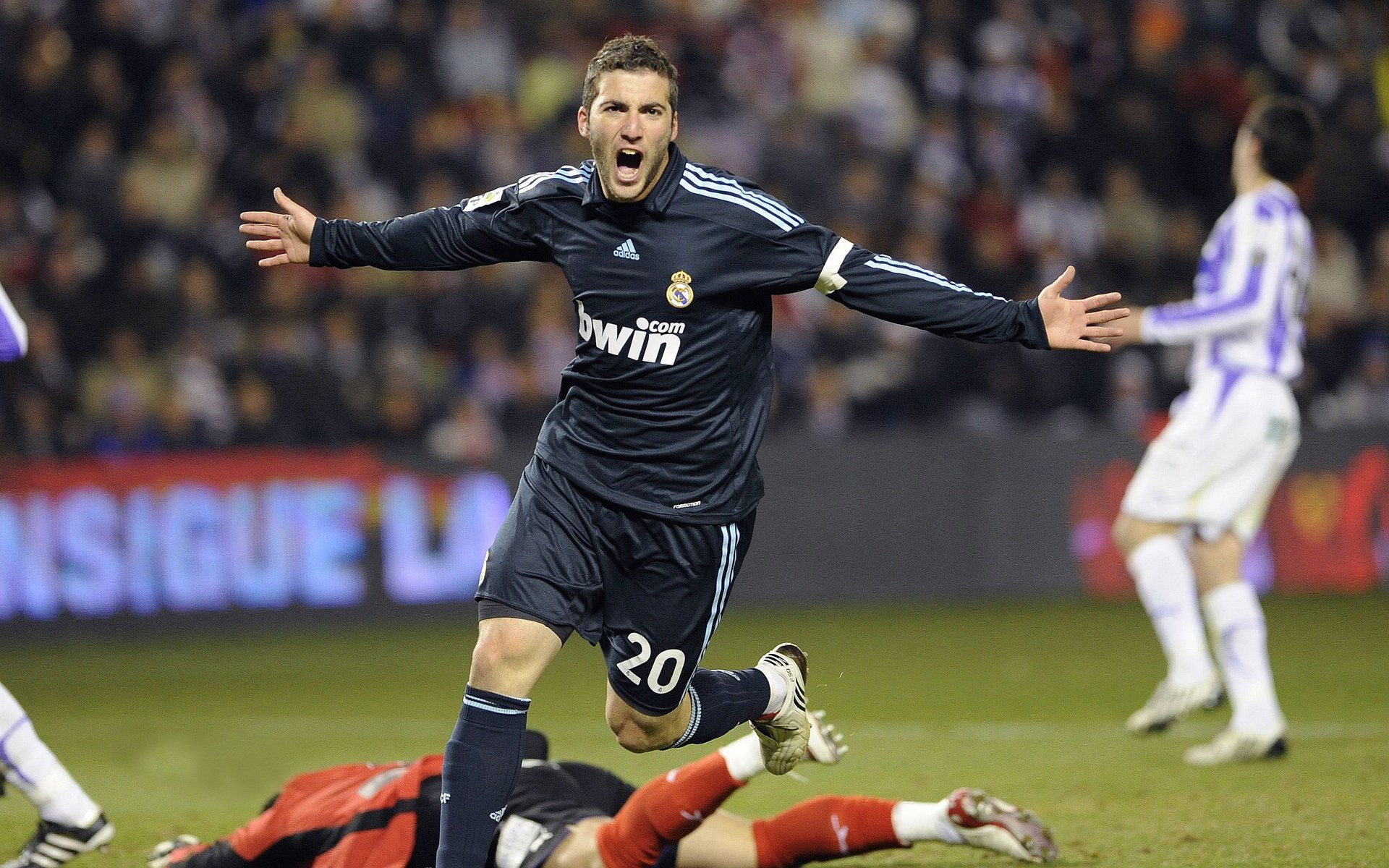 勒沃库森取得多场连胜，势不可挡，勒沃库森是什么意思