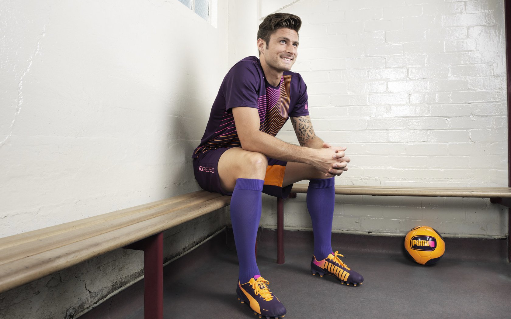 夜跑灯光秀，照亮城市的运动夜晚，夜跑灯实用吗