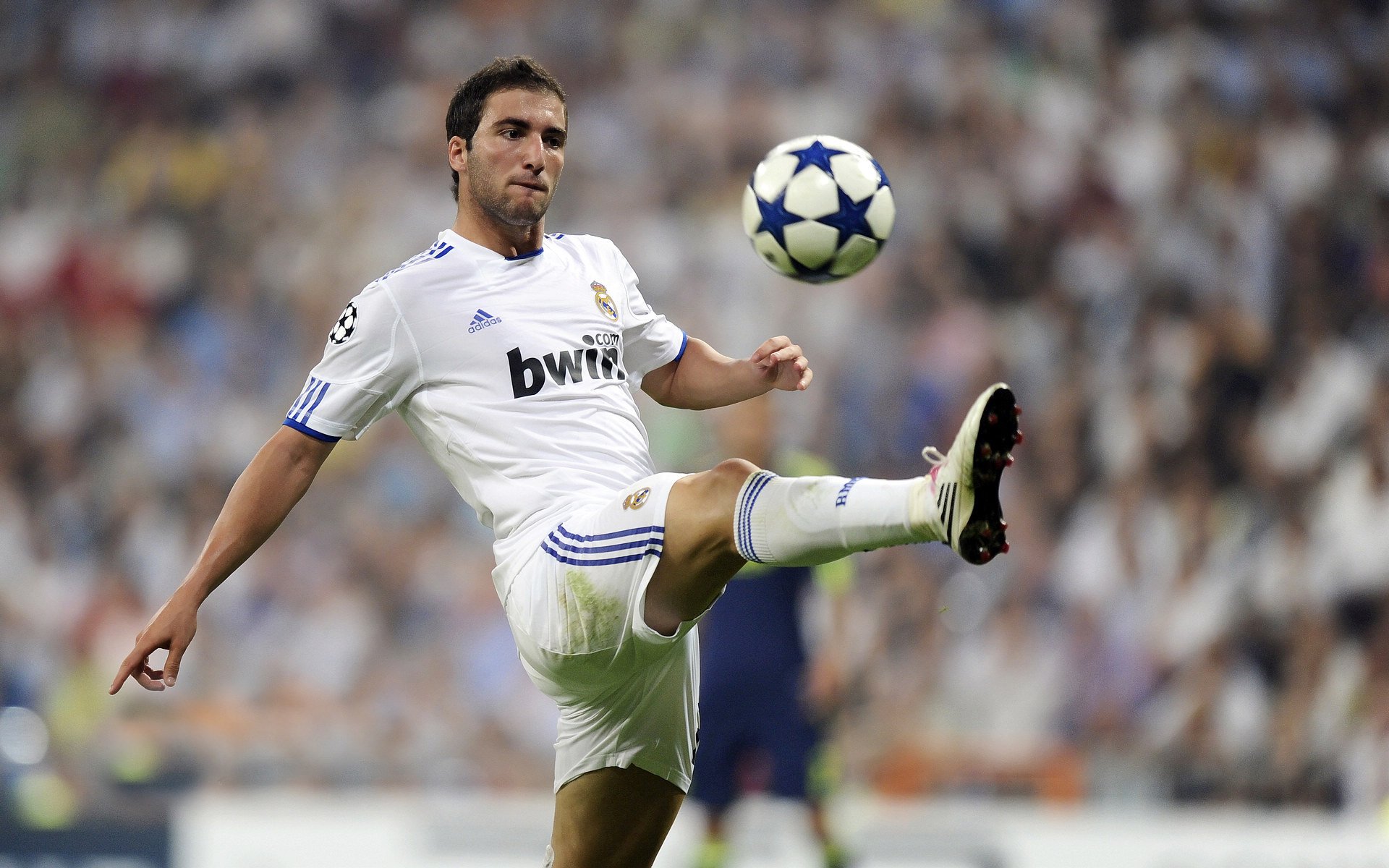 欧冠“黑马”崛起,逆袭夺冠不是梦,欧冠最新战报!黑马惊险过关